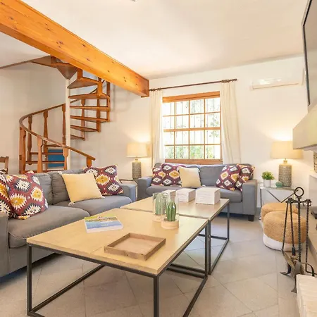 Holiday home Cascabeles